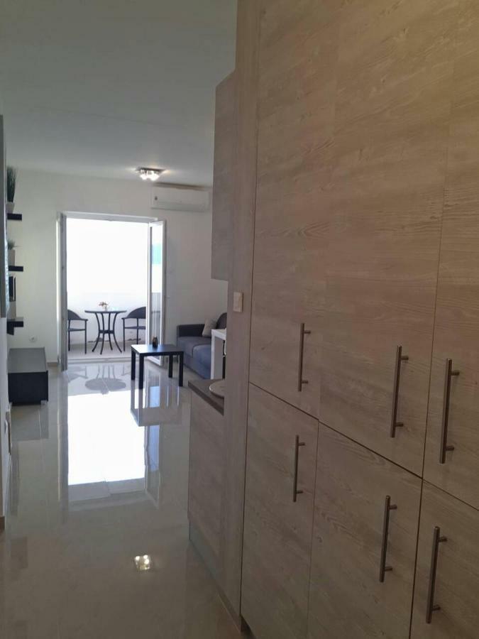 Studio Apartment Novi Vinodolski Exteriör bild